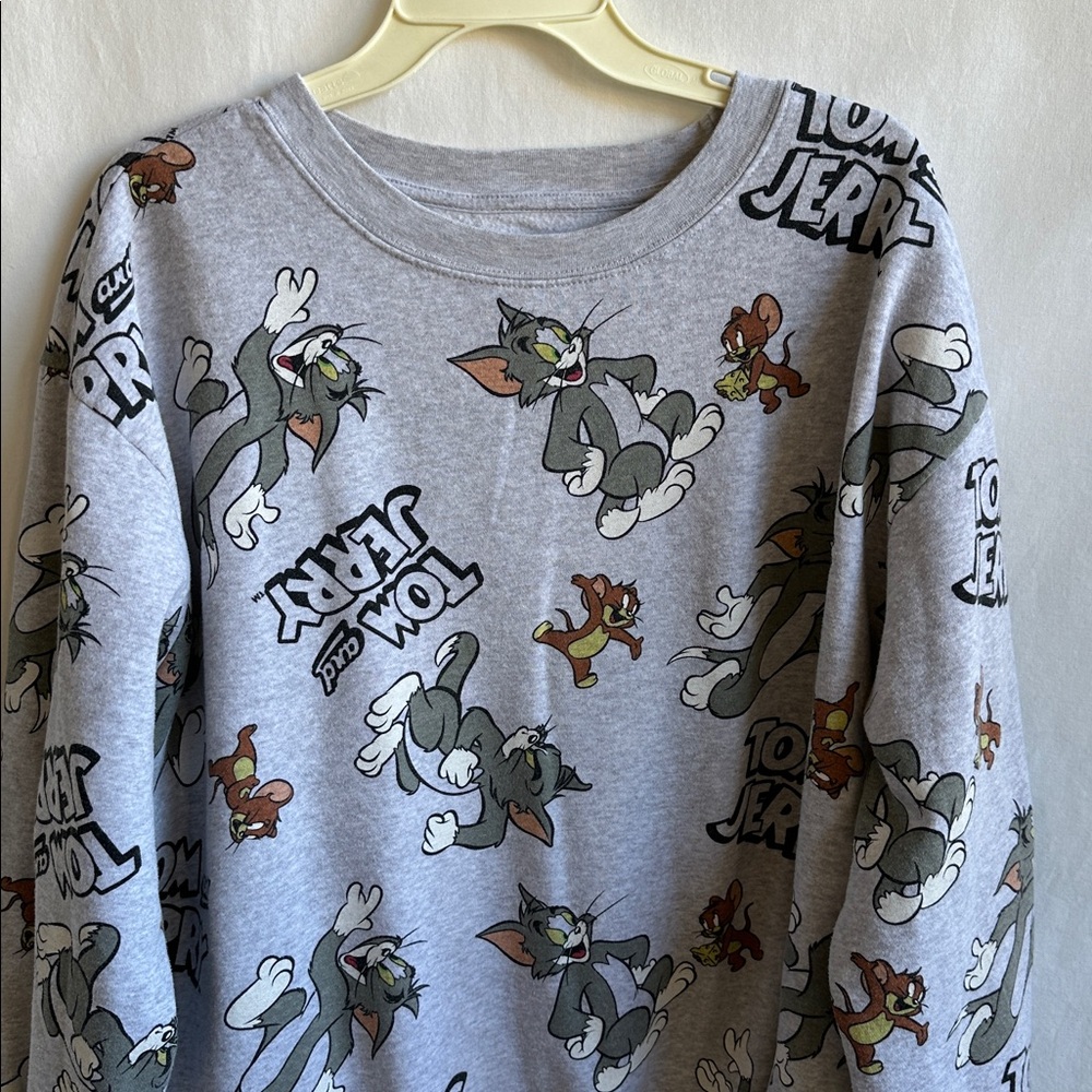 Tom and Jerry heather gray character sweatshirt, size 3XL - Picture 2 of 7